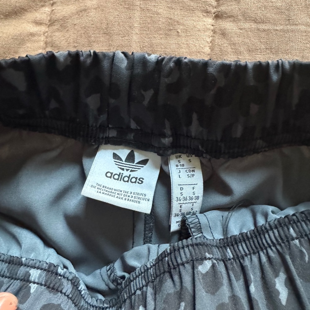 Adidas Satin Firebird Track Pants Leopard - SHORT - Picture 3 of 5